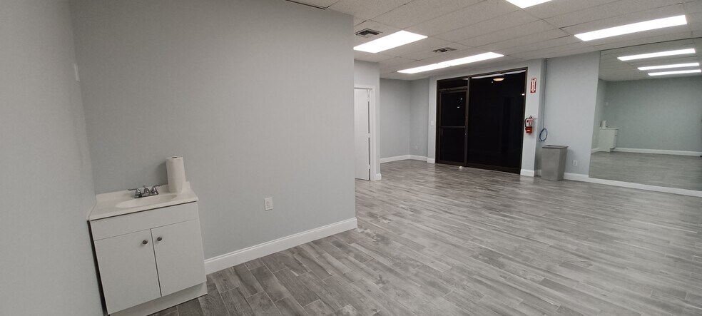 More Photos Of 2333 N State Road 7, Margate Medical For Lease