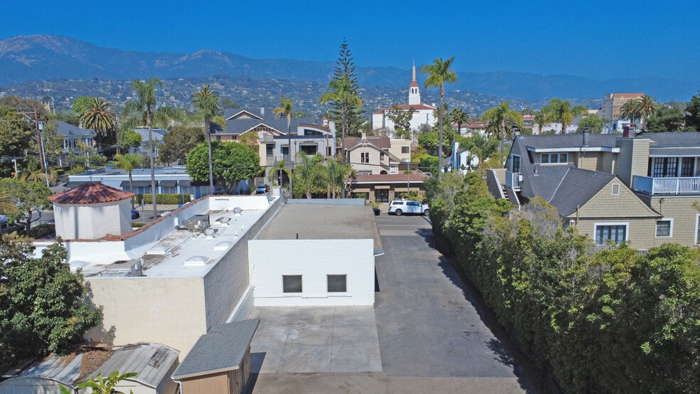 More Photos Of 1327 De La Vina St, Santa Barbara Service For Sale