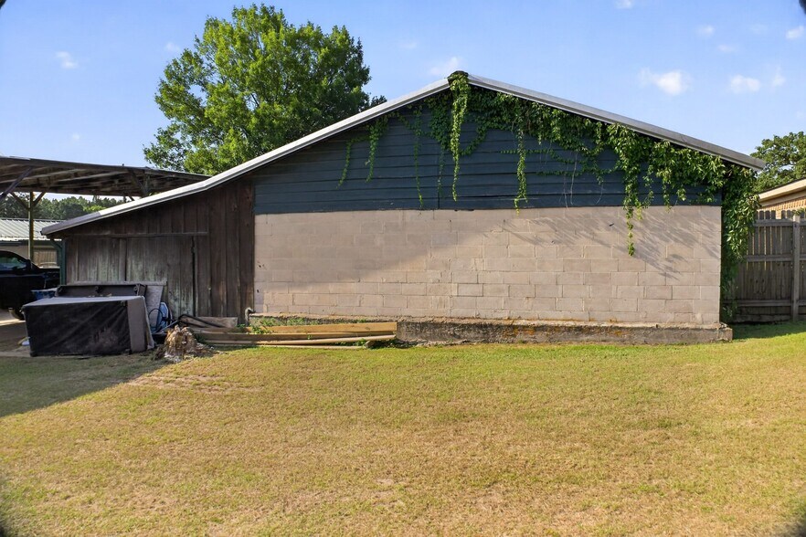 More Photos Of 3315 US Highway 259 N, Kilgore Light Distribution For Sale