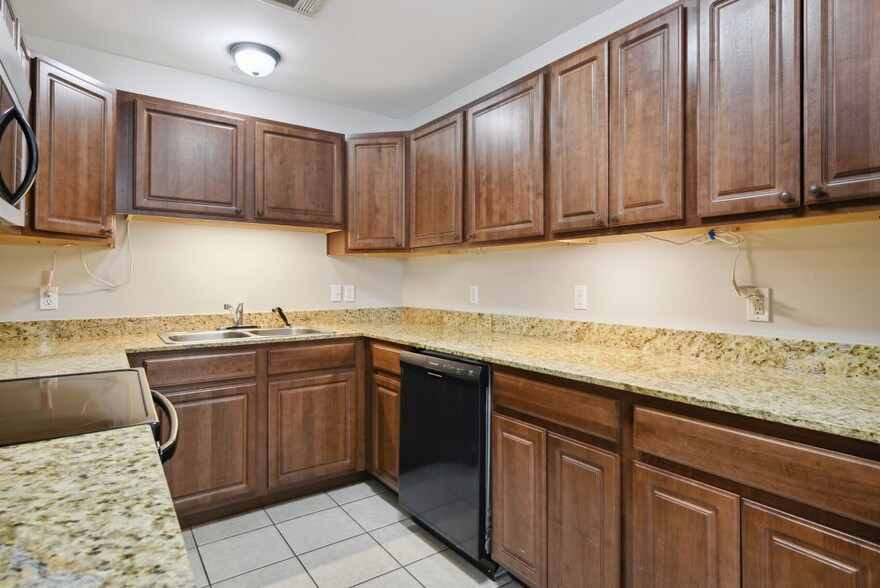 More Photos Of 485 Tegarden Rd, Gulfport Multifamily For Sale