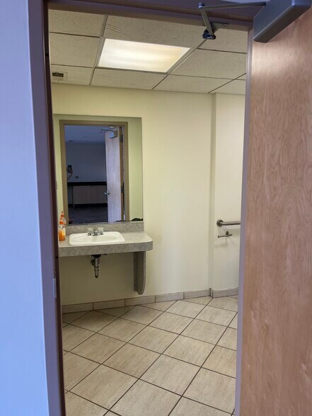More Photos Of 6613-6621 Ogden Ave, Berwyn Storefront Retail Office For Sale