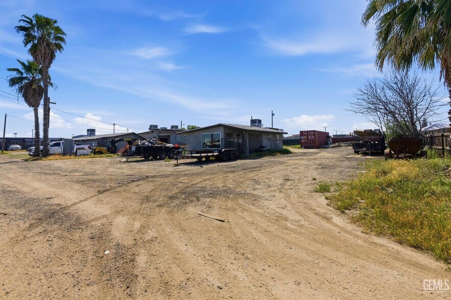 More Photos Of 2800 Patton Way, Bakersfield Specialty For Sale