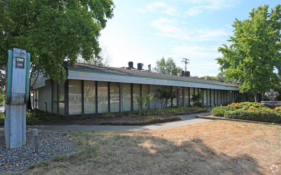 More Photos Of 2220 Watt Ave, Sacramento Office For Sale