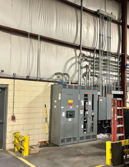 More Photos Of 147 Lehigh Ave, Lakewood Manufacturing For Sale