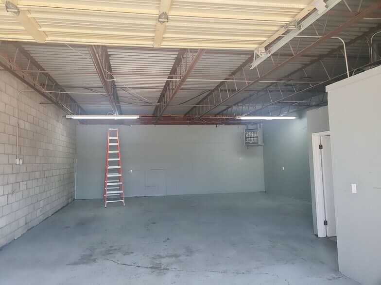 Primary Photo Of 5649 S Mingo Rd, Tulsa Light Manufacturing For Lease