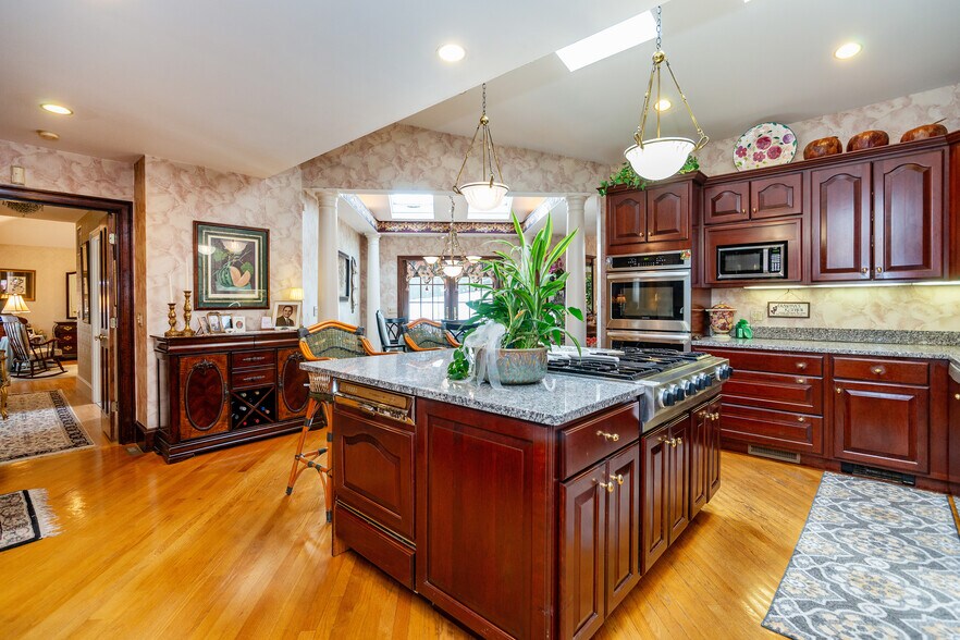 More Photos Of 90 Putnam Pike, Johnston Flex For Sale