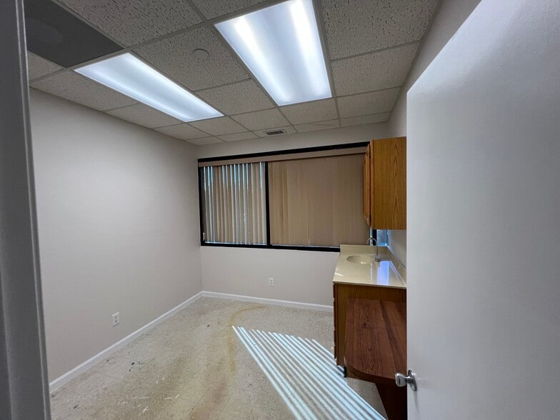 More Photos Of 9123 N Military Trl, Palm Beach Gardens Office For Lease