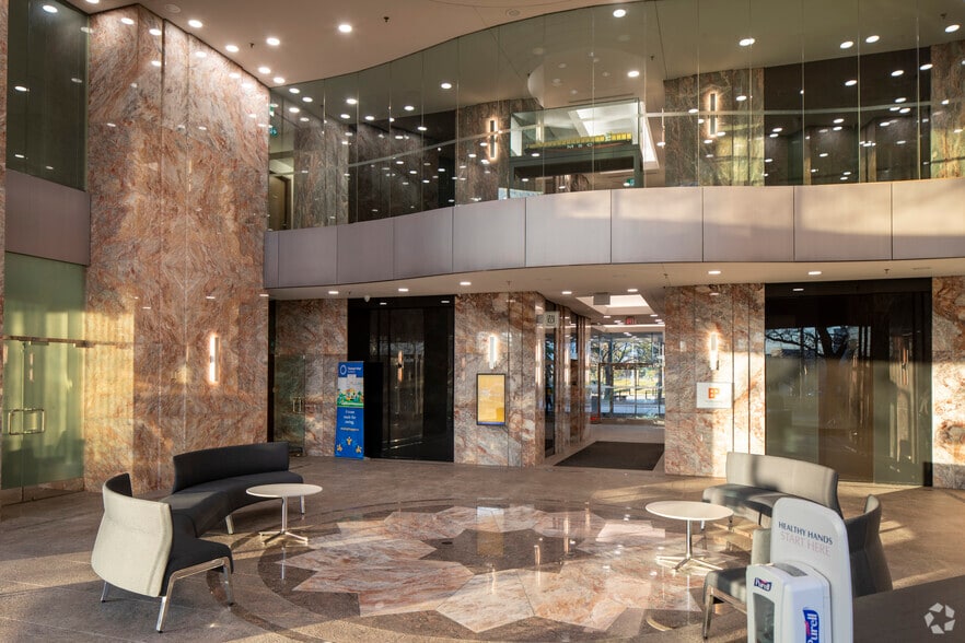 More Photos Of 2810 Matheson Blvd E, Mississauga Coworking Space