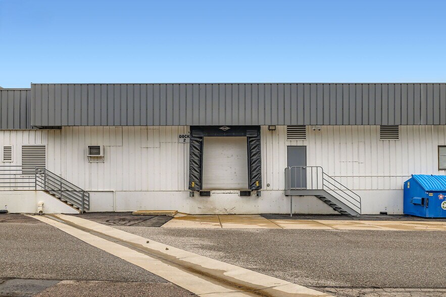 More Photos Of 6542 Fig St, Arvada Warehouse For Sale