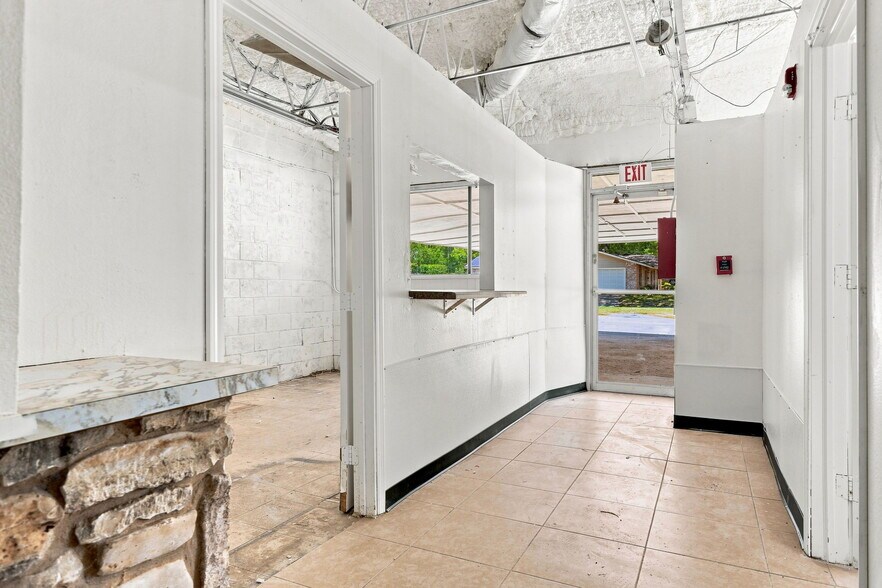 More Photos Of 1271 Oak St, Schertz Schools For Lease