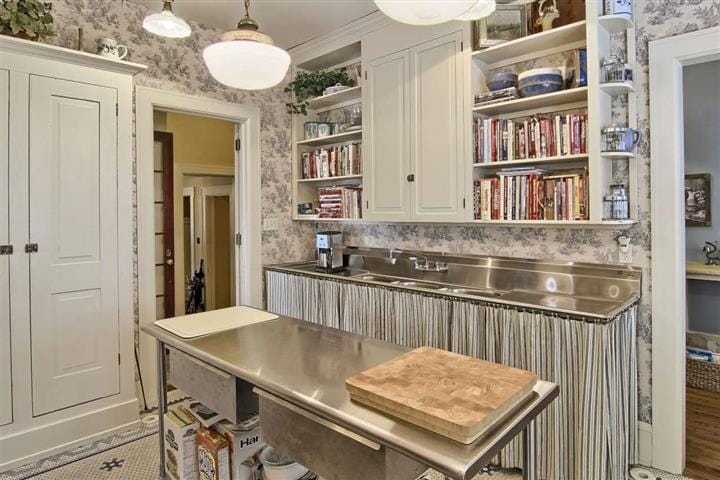 More Photos Of 230 Wellington St, Traverse City Hospitality For Sale