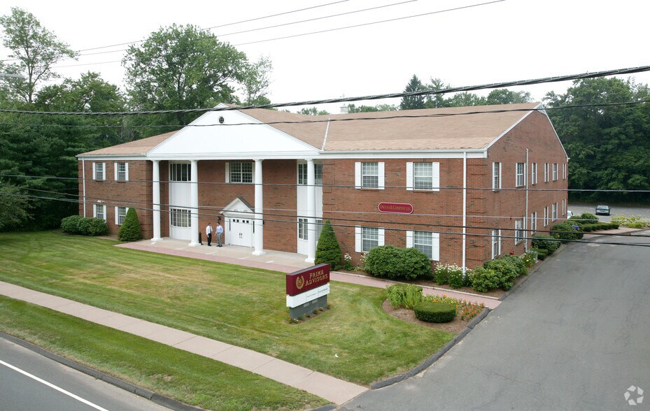 More Photos Of 693 Bloomfield Ave, Bloomfield Office For Sale