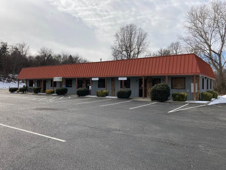 More Photos Of 810 Blue Ridge Ave, Bedford Storefront Retail Office For Sale