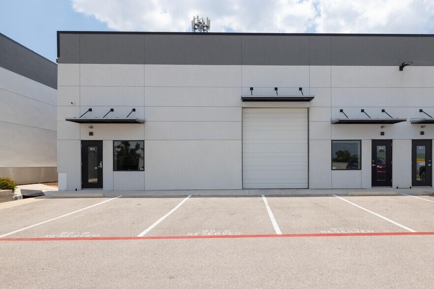 More Photos Of 2020 N Bell Blvd, Cedar Park Unknown For Lease