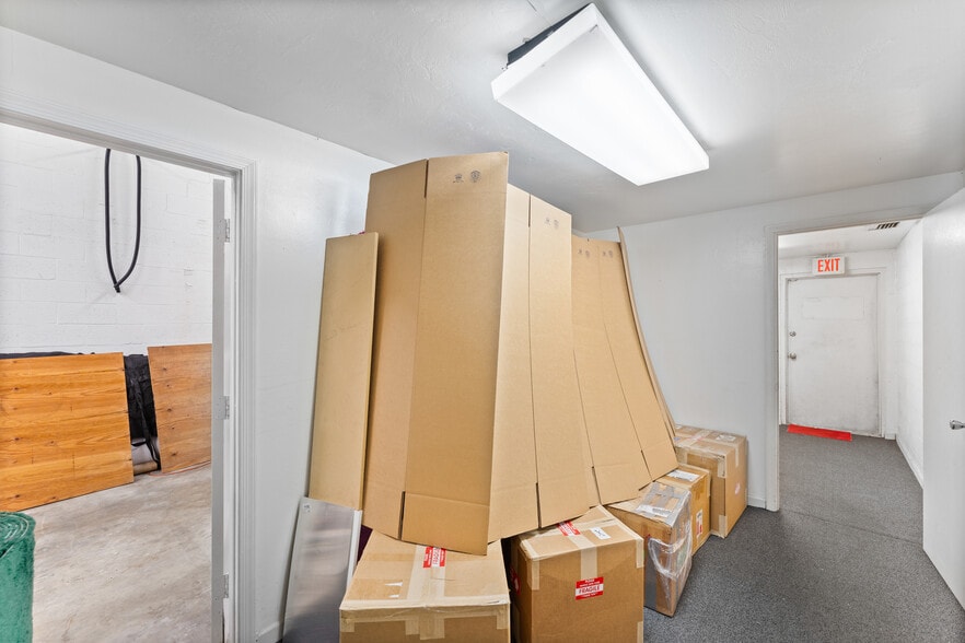 More Photos Of 13826-13838 SW 142nd Ave, Miami Warehouse For Sale