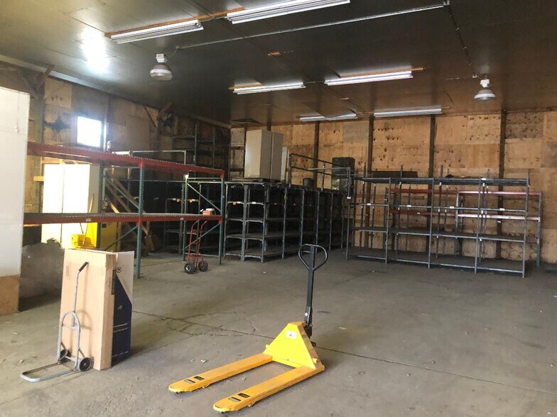 More Photos Of Beatty Rd, Latrobe Warehouse For Lease