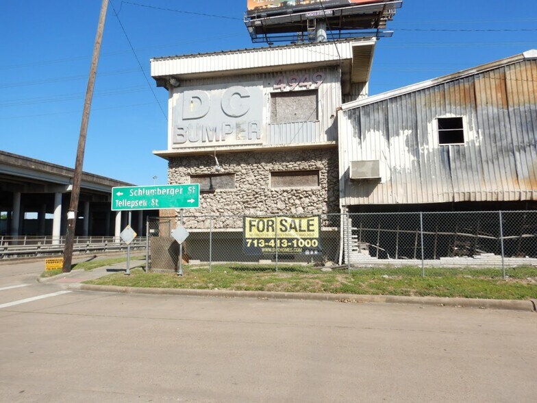 More Photos Of 4949 Gulf Fwy, Houston Warehouse For Sale