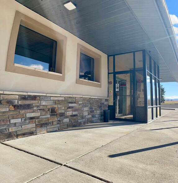 More Photos Of 2390 Highway 93, Hollister Service Station For Lease