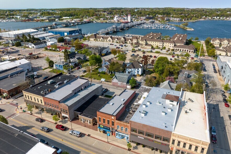 More Photos Of 147 N 3rd Ave, Sturgeon Bay Restaurant For Sale