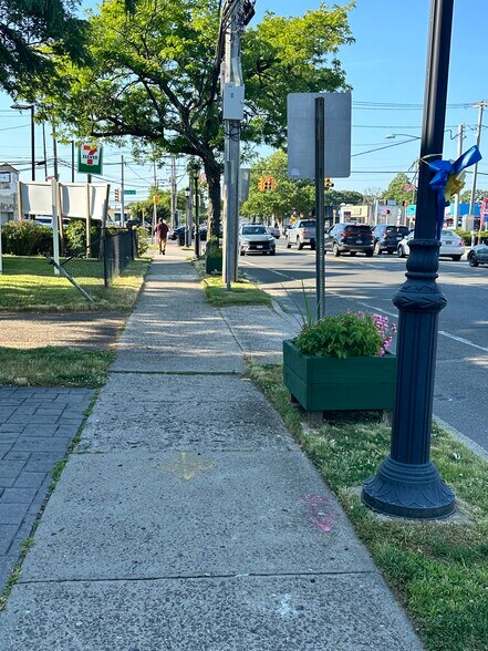 More Photos Of 166 Higbie Ln, West Islip Storefront Retail Office For Lease