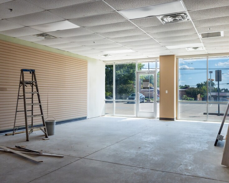 More Photos Of 7017 Baker Blvd, Richland Hills Storefront Retail Office For Lease