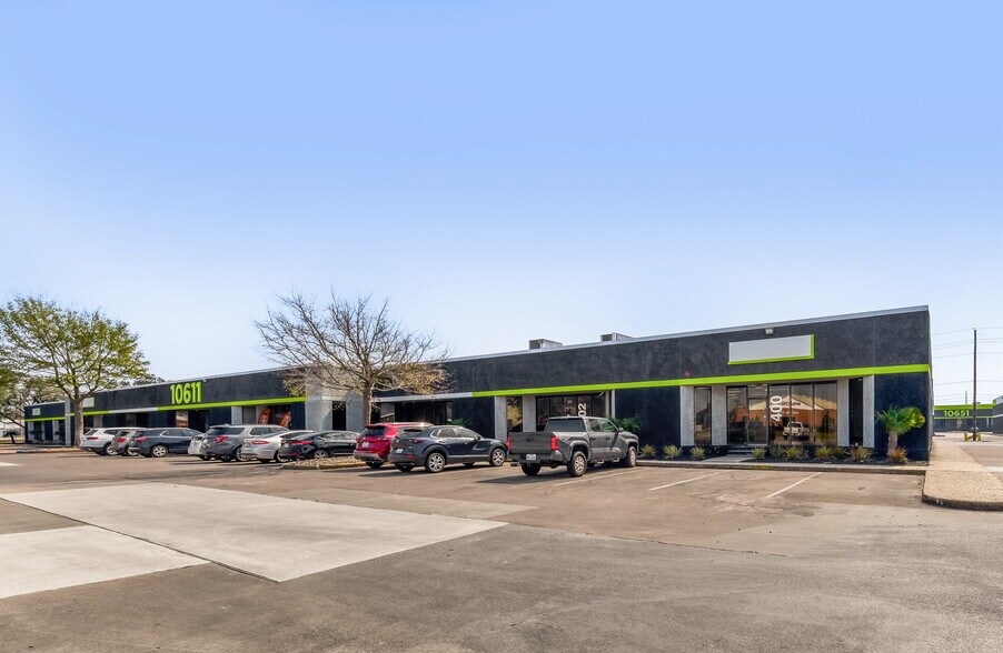 More Photos Of 10631 Harwin Dr, Houston Unknown For Lease