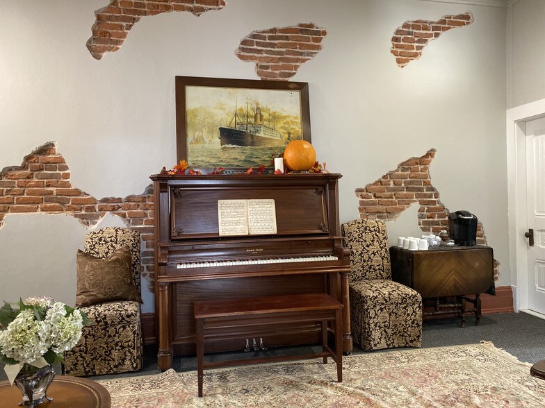 More Photos Of 8 Court St, Jackson Loft Creative Space For Lease