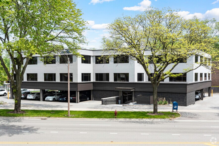 More Photos Of 444 Skokie Blvd, Wilmette Medical For Lease