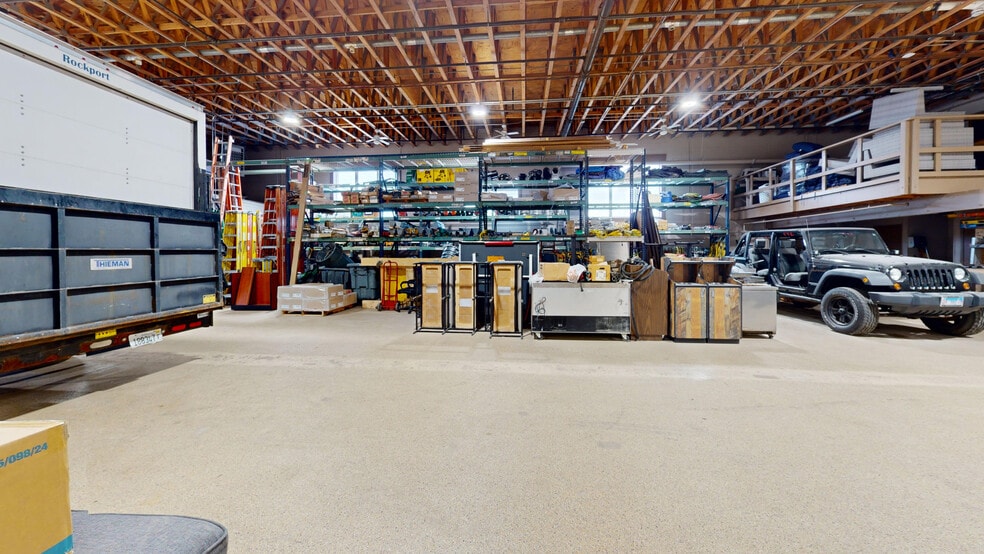 More Photos Of 111 S Lake St, Montgomery Service For Sale