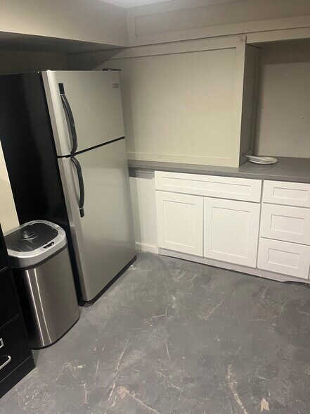 More Photos Of 2816 N Lincoln Ave, Chicago General Retail For Sale