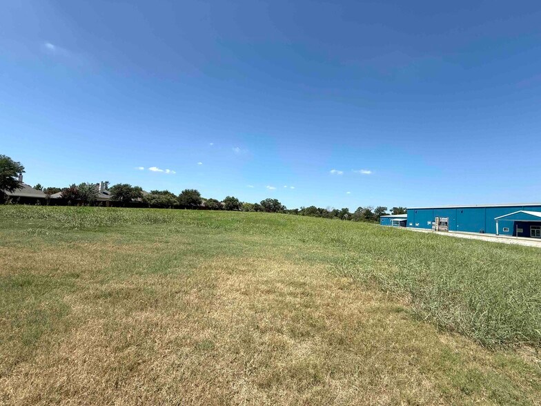 More Photos Of 502 Swisher Rd, Lake Dallas Land For Lease