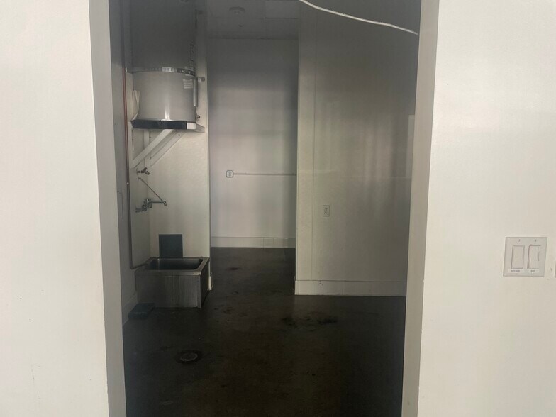 More Photos Of 424 W Pico Blvd, Los Angeles Apartments For Lease