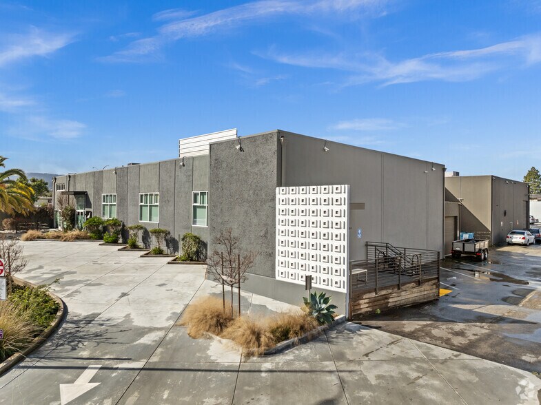 More Photos Of 699 Veterans Blvd, Redwood City Office For Lease