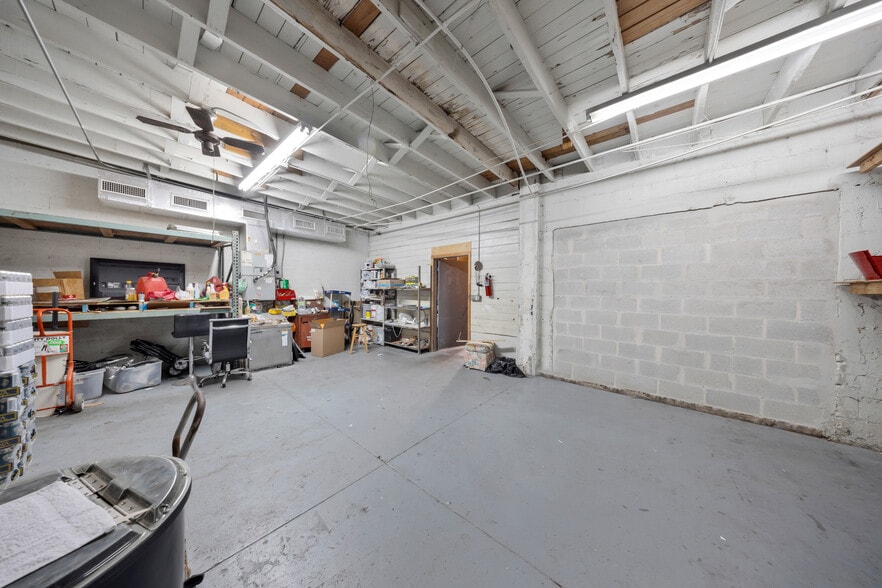 More Photos Of 999 W Flagler St, Miami Service Station For Lease