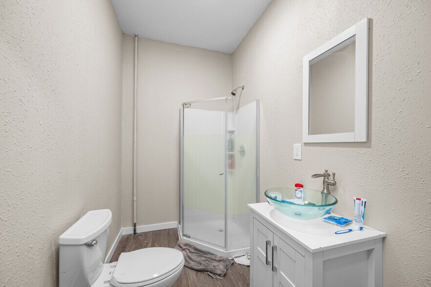 More Photos Of 2734 Bridge Ave, Davenport Multifamily For Sale