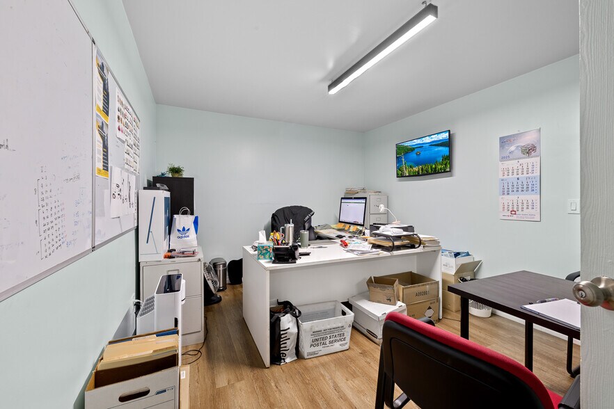 More Photos Of 151 W 33rd St, Los Angeles Warehouse For Sale