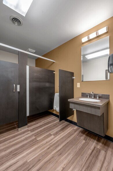 More Photos Of 250 Crossfield Dr, Versailles Light Manufacturing For Lease