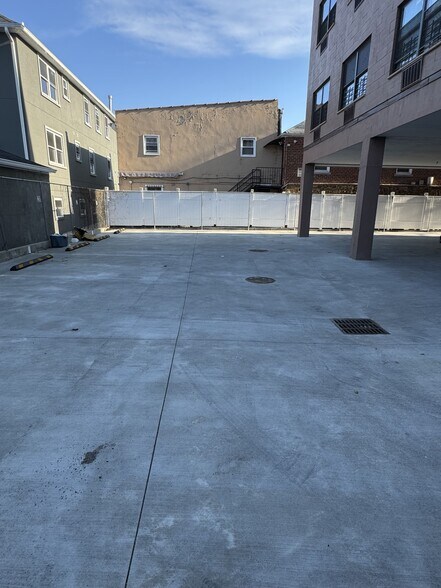 More Photos Of 3573 Laconia Ave, Bronx Apartments For Sale