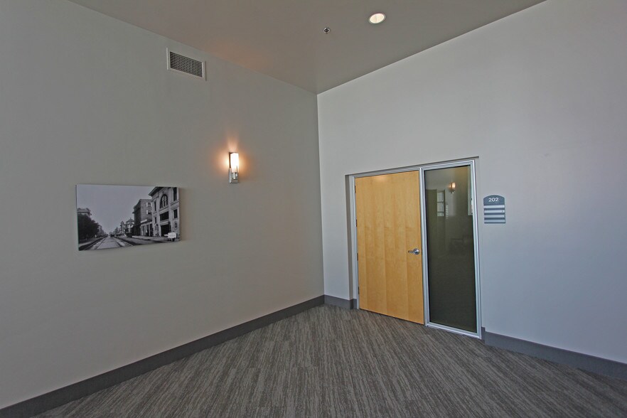 More Photos Of 9450-9500 Stockdale Hwy, Bakersfield Medical For Lease