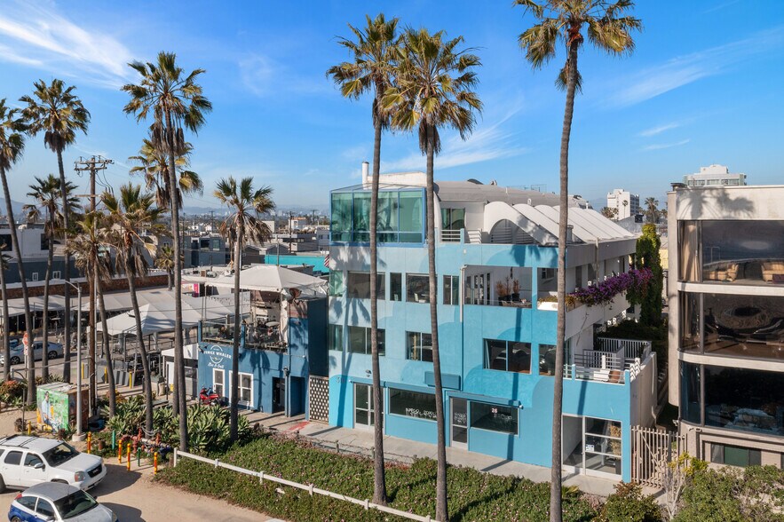 More Photos Of 3111 Ocean Front Walk, Marina Del Rey Apartments For Sale