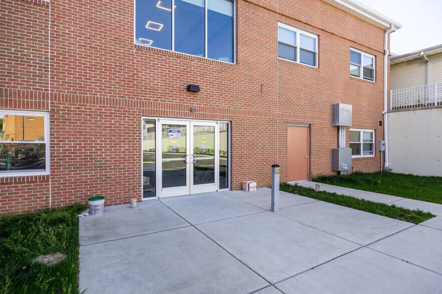 More Photos Of 685 Salina Rd, Sewell Healthcare For Sale