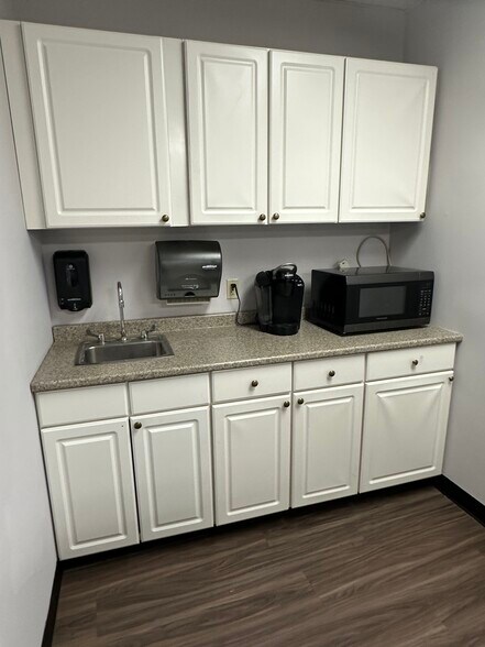 More Photos Of 26 N Broadway, Schenectady Office For Sale