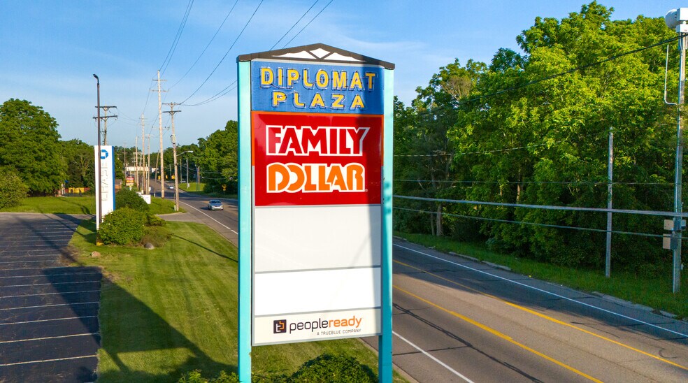 More Photos Of 3426-3434 Flushing St, Flint Storefront For Sale