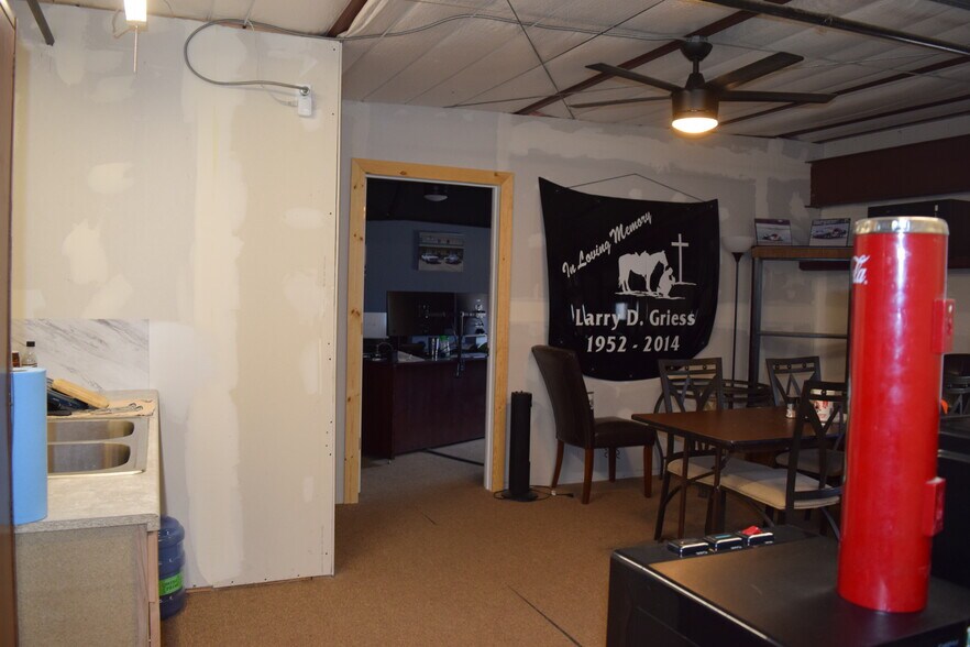 More Photos Of 520-536 W 66th St, Loveland Light Manufacturing For Sale