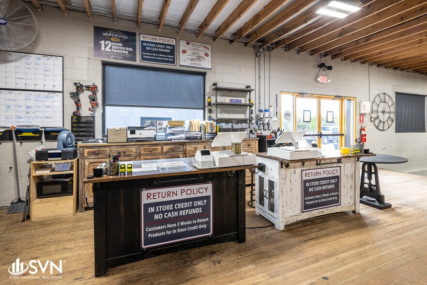 More Photos Of 764 E Seventh St, Lexington Warehouse For Sale