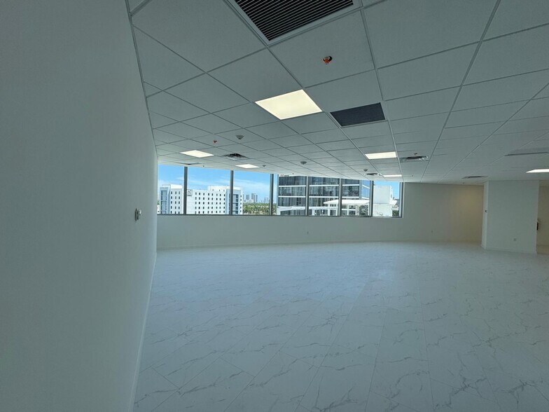 More Photos Of 2920 NE 207th St, Aventura Office Residential For Lease