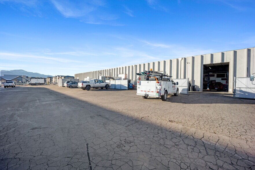 More Photos Of 1130 Valley St, Colorado Springs Warehouse For Sale
