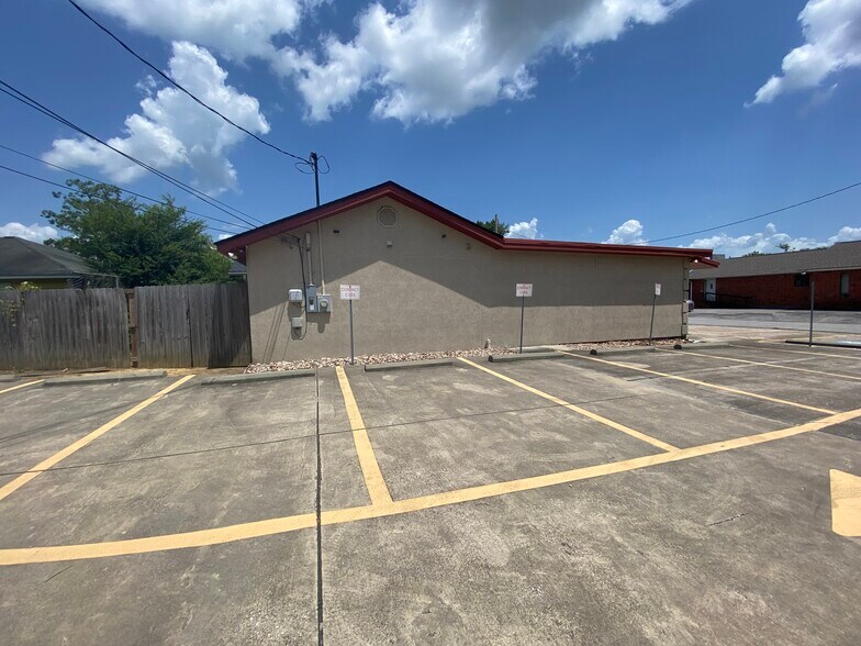 More Photos Of 2401 N 16th St, Orange Land For Sale