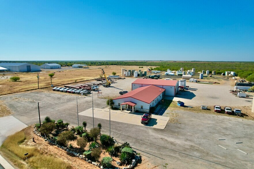 More Photos Of 14800 IH 35, Dilley Industrial For Sale