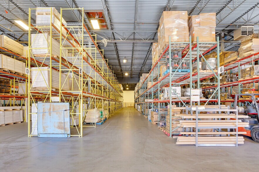 More Photos Of 5555 Joliet St, Denver Warehouse For Lease